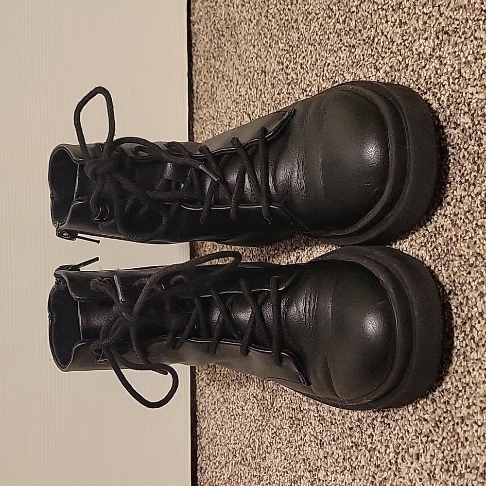 Boys leather laced ankle boots